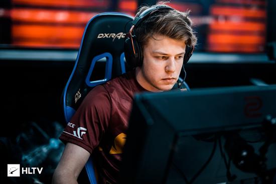 Faker遭遇耻辱对局，对手竟直接做手势嘲讽