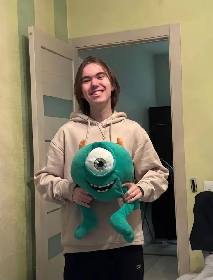 LCS联赛传奇辅助选手Aphromoo今日发布视频，正式宣布将从英雄联盟职业赛场退役