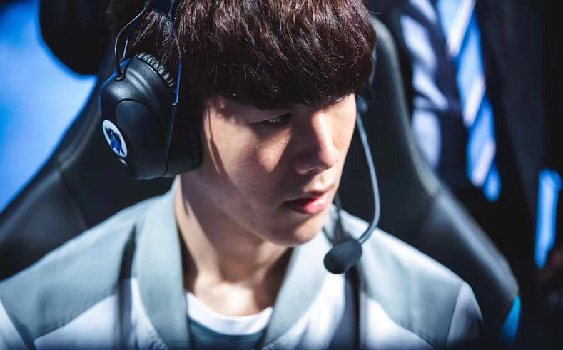 WE官方：与主教练chengz正式解约，恢复自由人身份