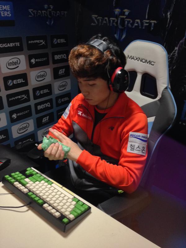 LNG Esports 阵容由 Hanyi 揭晓： ZIKA , Tian , Scout , Peyz , Hang 在午夜签约